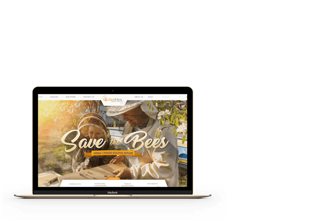 laptop aberto com uma página mostrando "Save the Bees" com um apicultor e uma criança